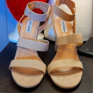 Steve Madden shoes high heels cream color size 11